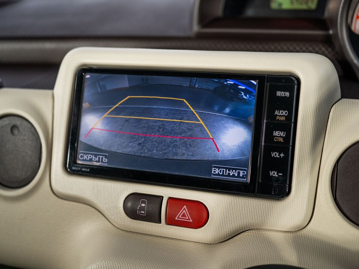 Toyota Spade 2015 - фото автомобиля