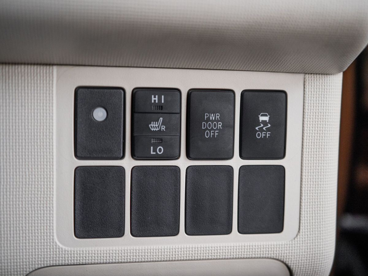 Toyota Spade 2015 - фото автомобиля