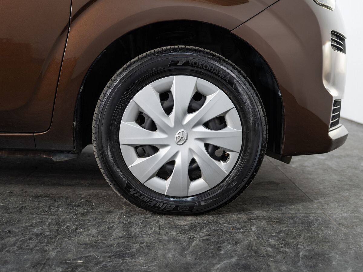 Toyota Spade 2015 - фото автомобиля