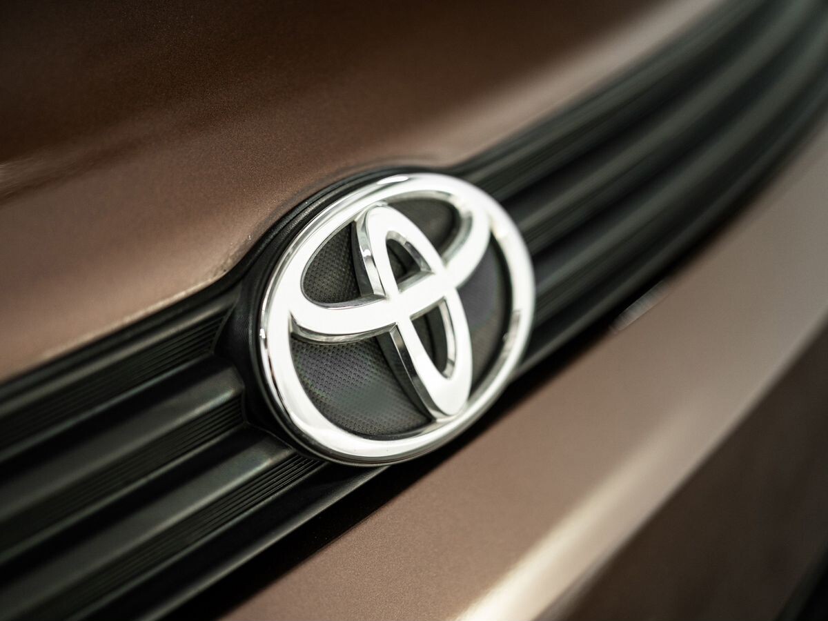 Toyota Spade 2015 - фото автомобиля