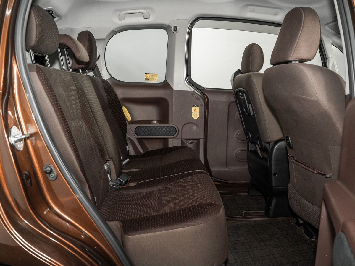 Toyota Spade 2015 - фото автомобиля
