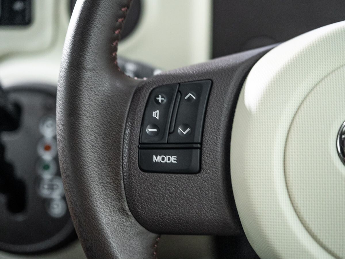 Toyota Spade 2015 - фото автомобиля