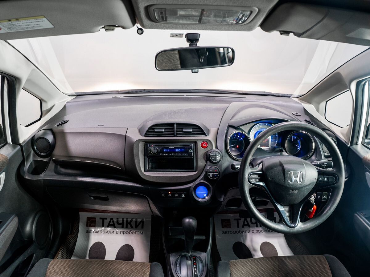 Honda Fit Shuttle 2012 - фото автомобиля