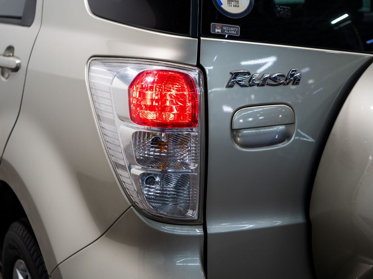 Toyota Rush 2009 - фото автомобиля