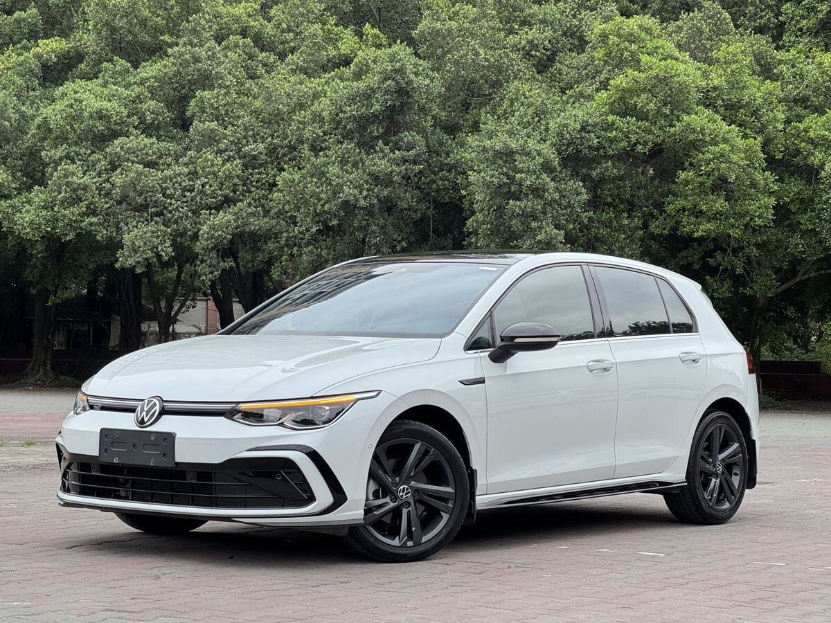 Volkswagen Golf 2022 - фото автомобиля