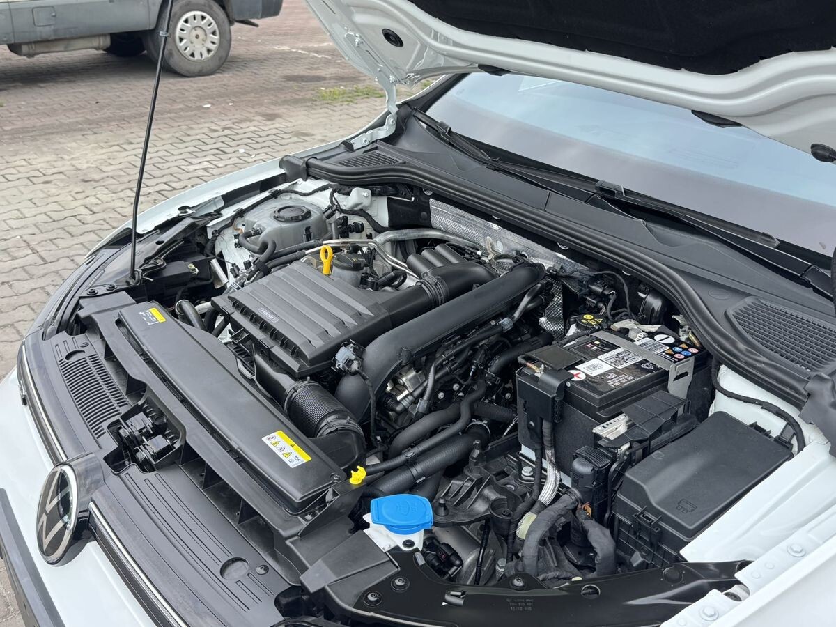 Volkswagen Golf 2022 - фото автомобиля