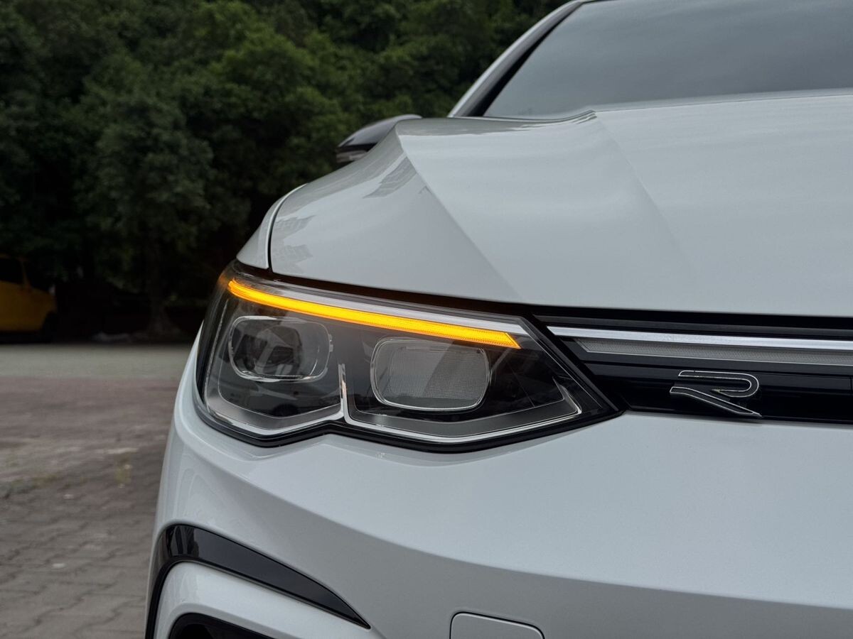 Volkswagen Golf 2022 - фото автомобиля