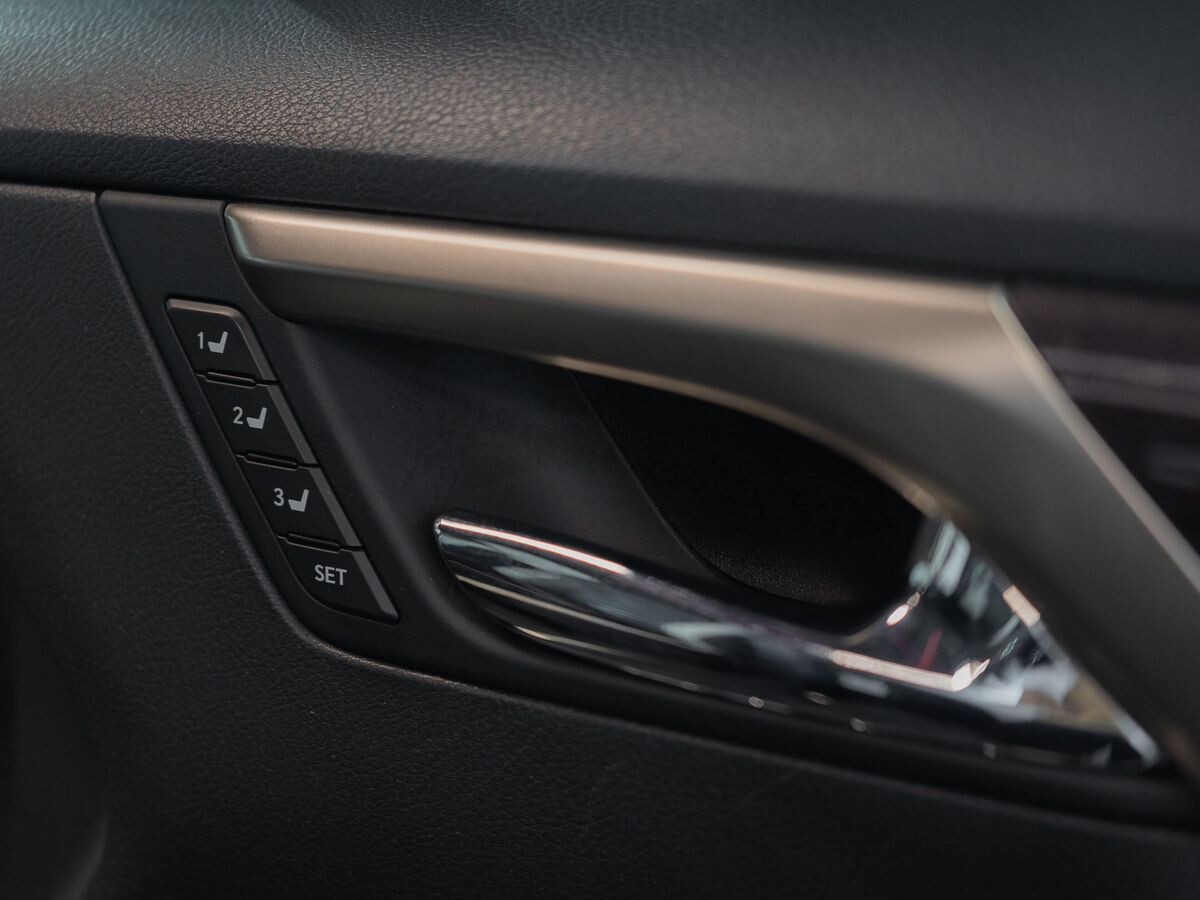 Lexus RX300 2021 - фото автомобиля