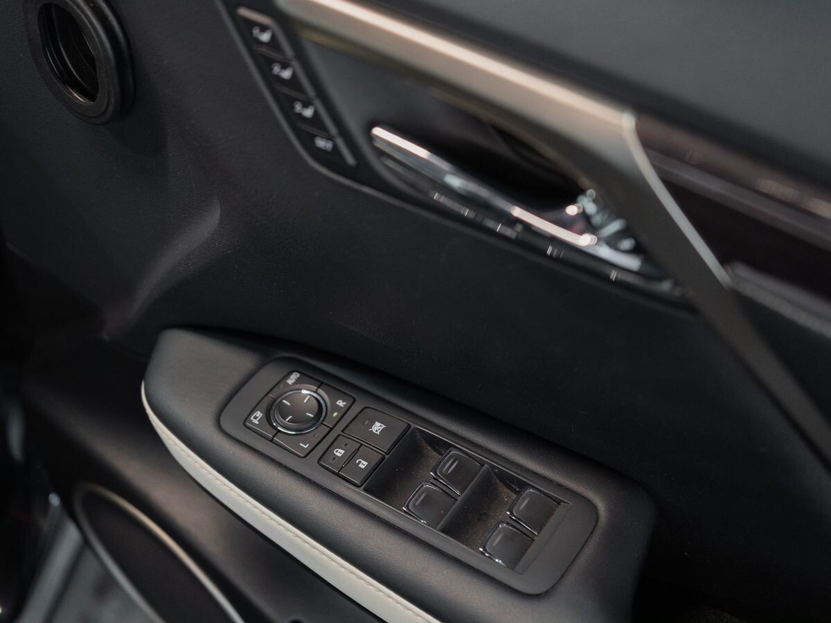 Lexus RX300 2021 - фото автомобиля
