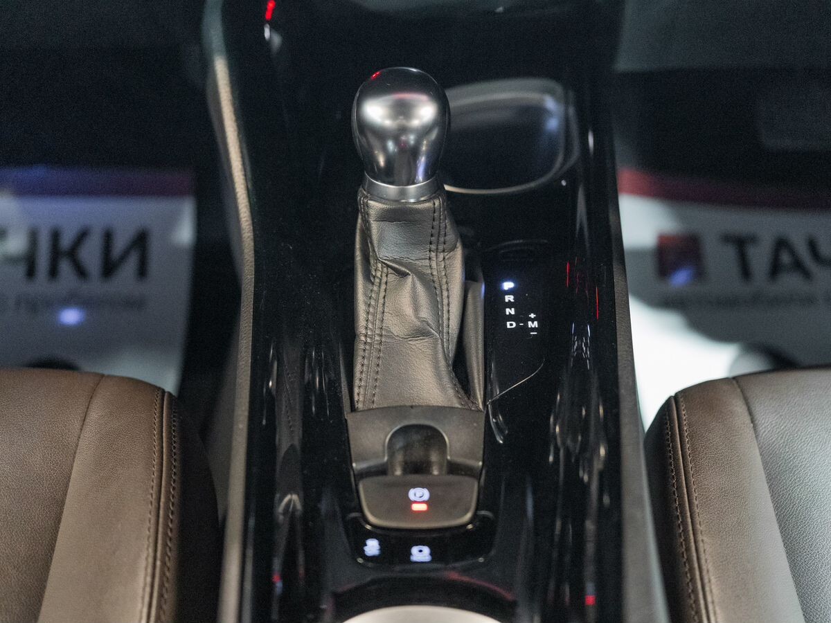 Toyota C-HR 2017 - фото автомобиля