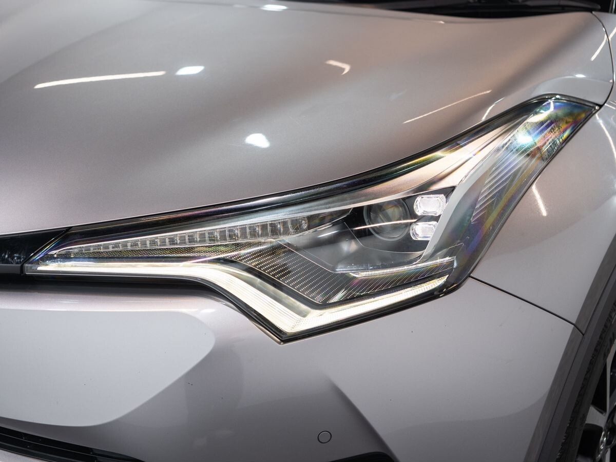 Toyota C-HR 2017 - фото автомобиля