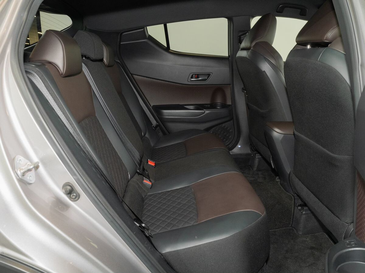 Toyota C-HR 2017 - фото автомобиля