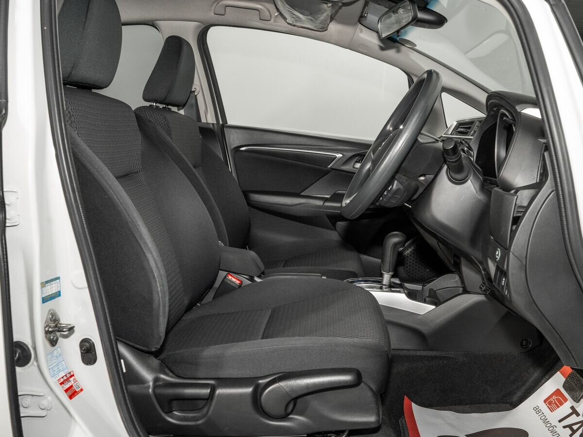 Honda Fit 2018 - фото автомобиля