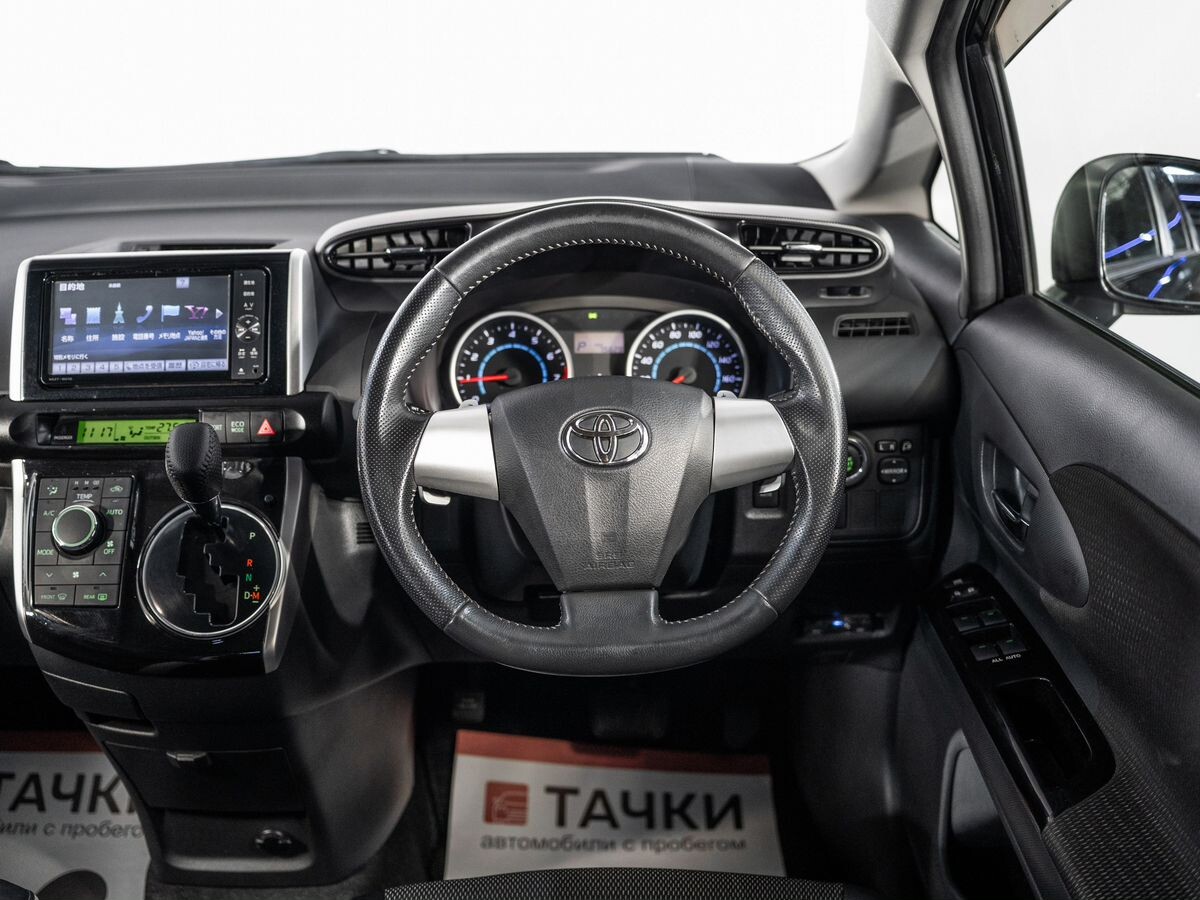 Toyota Wish 2011 - фото автомобиля
