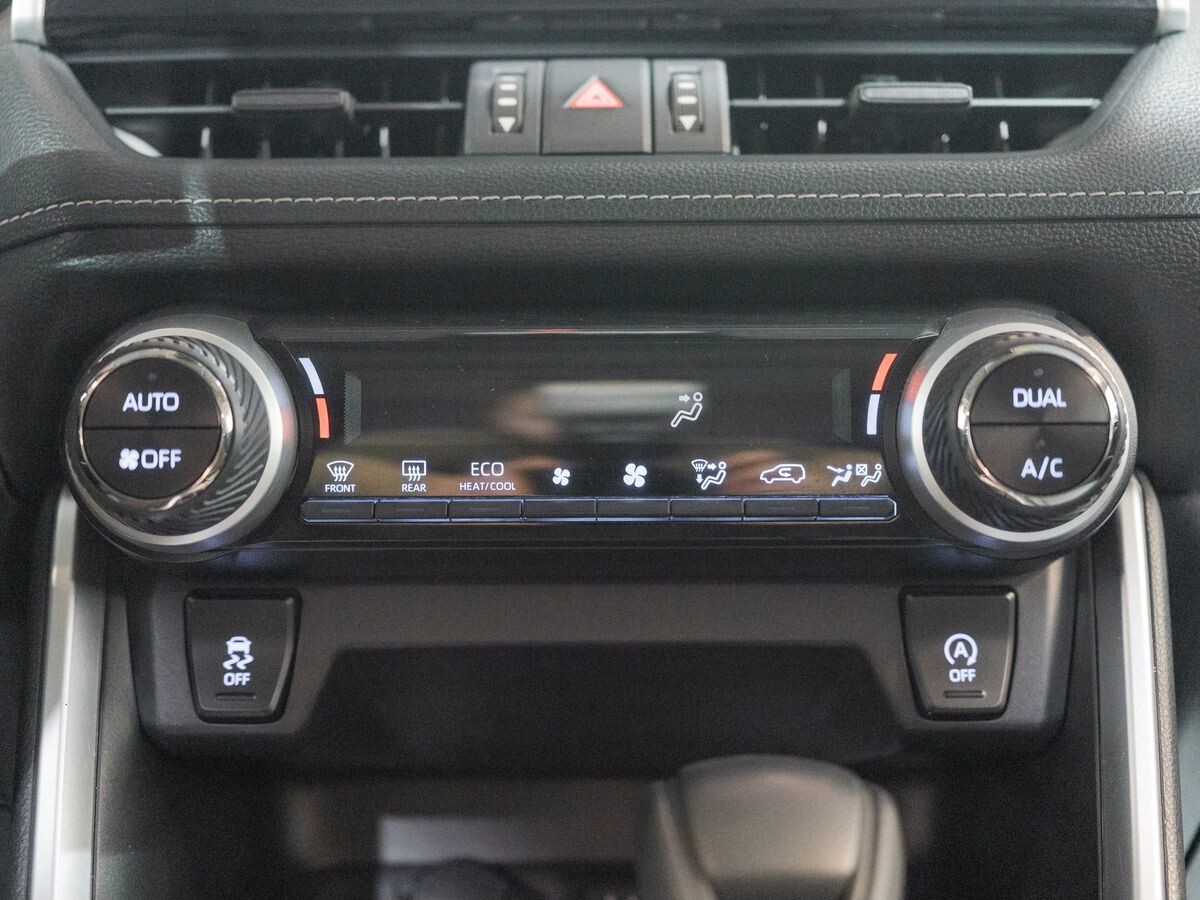 Toyota RAV4 2020 - фото автомобиля