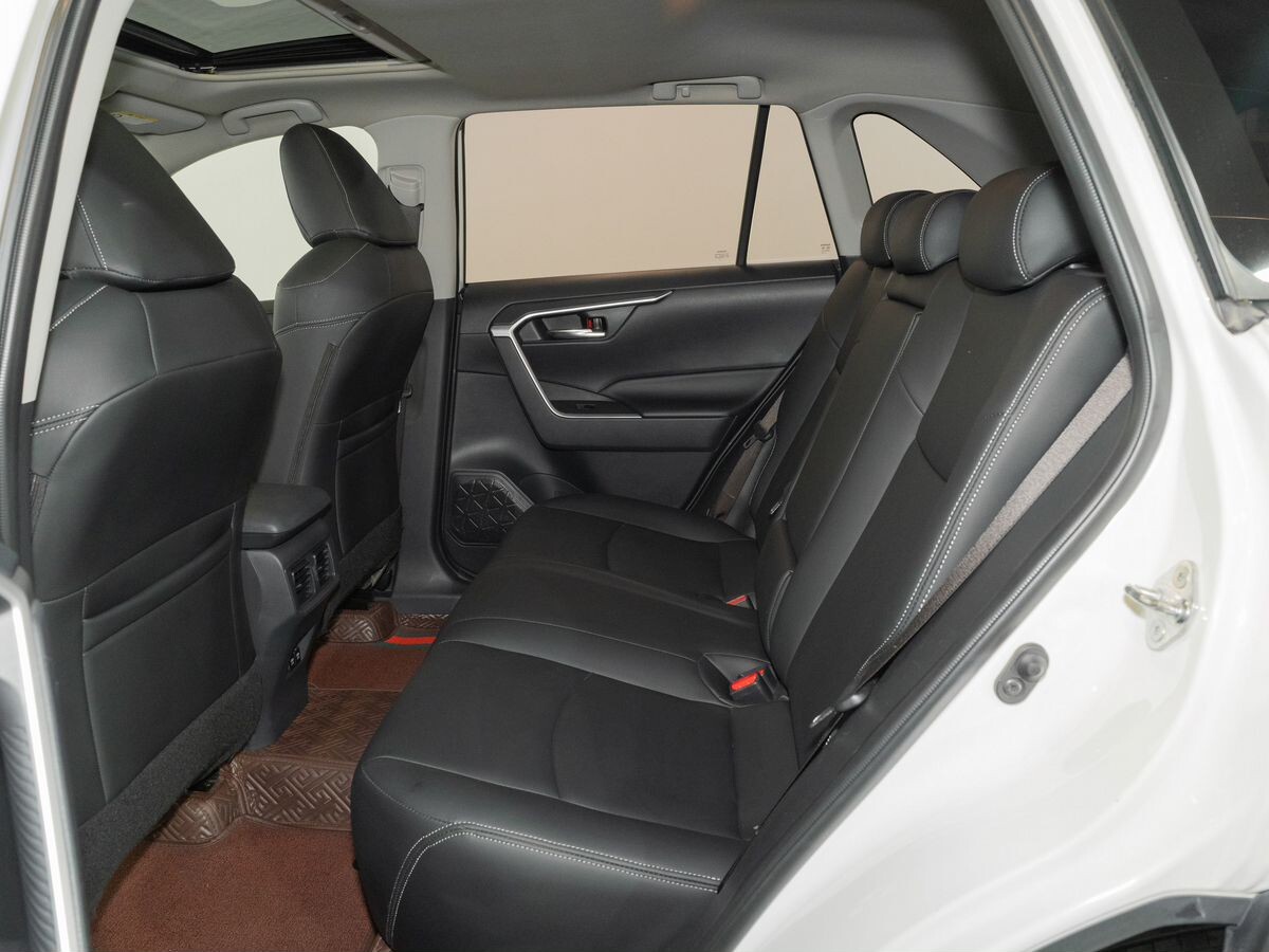 Toyota RAV4 2020 - фото автомобиля