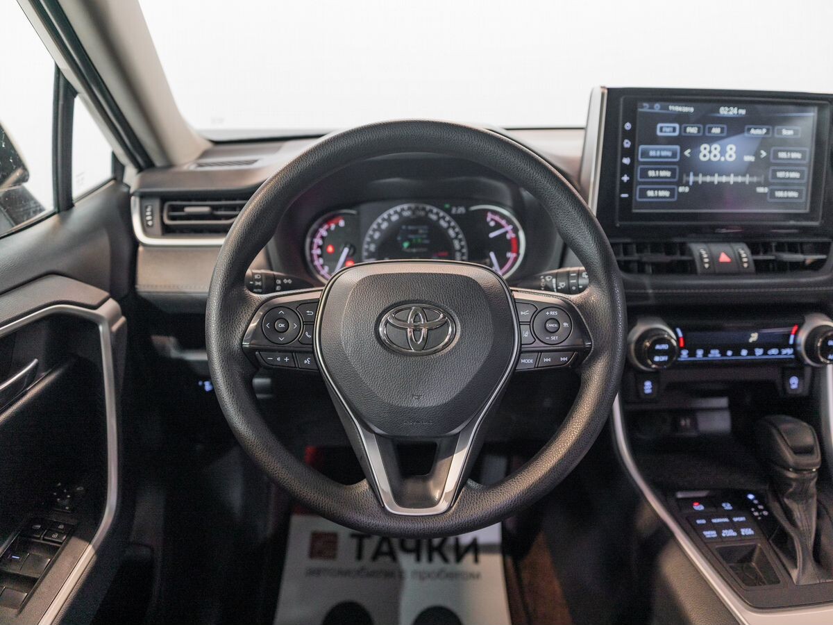 Toyota RAV4 2020 - фото автомобиля