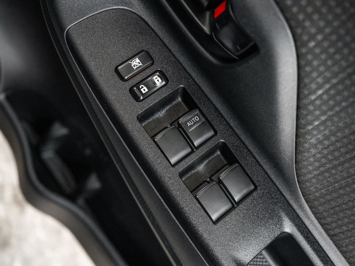 Toyota Vitz 2018 - фото автомобиля