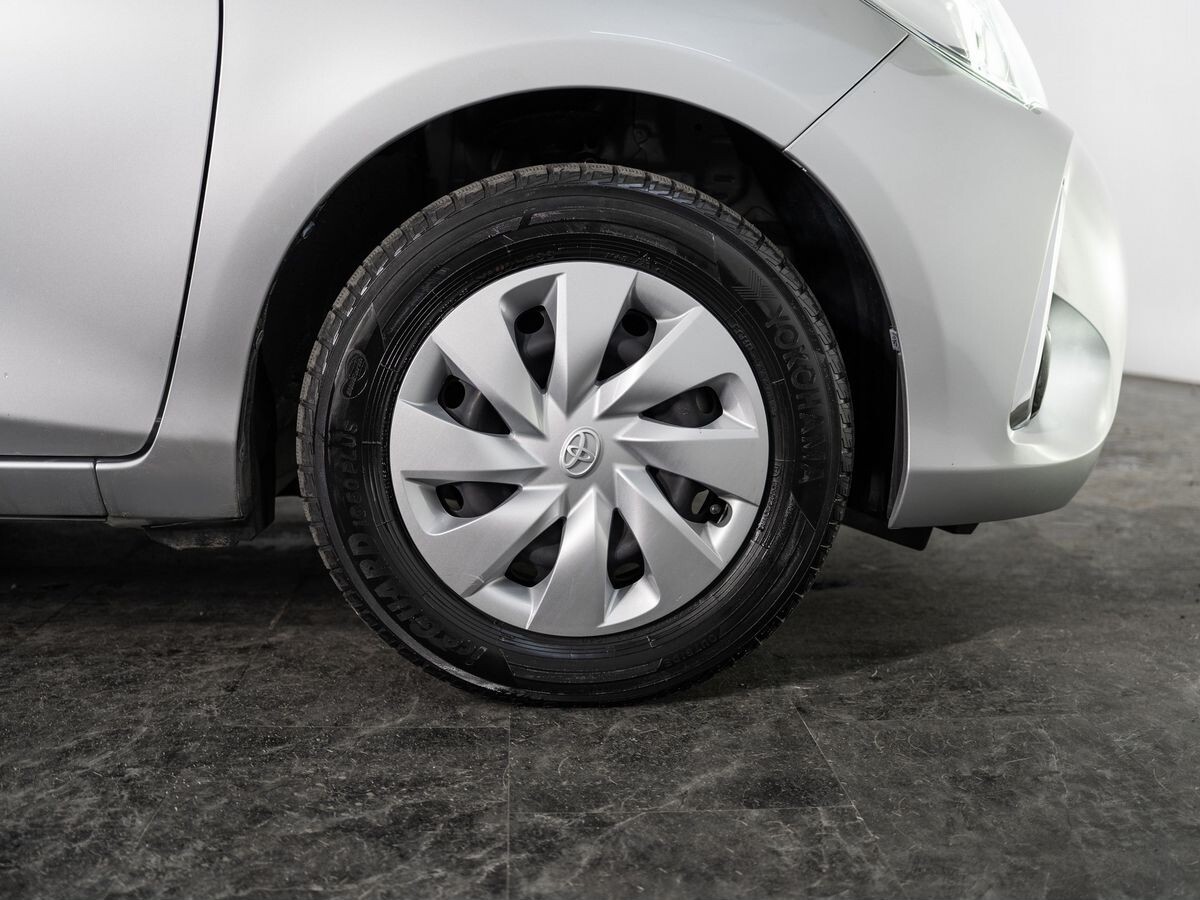 Toyota Vitz 2018 - фото автомобиля