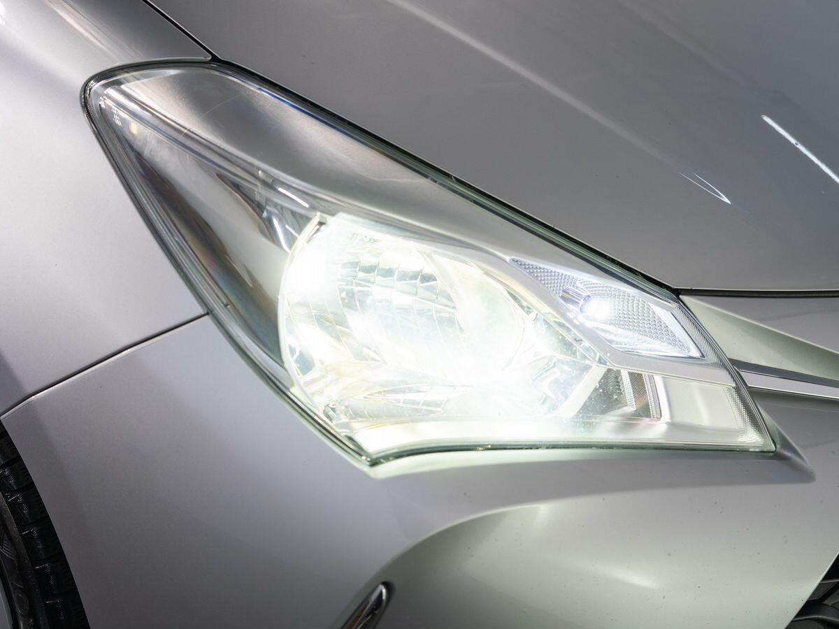 Toyota Vitz 2018 - фото автомобиля