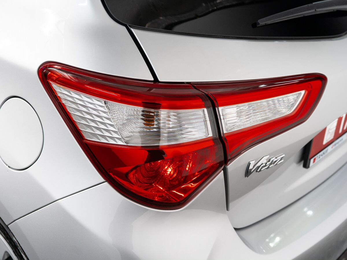 Toyota Vitz 2018 - фото автомобиля