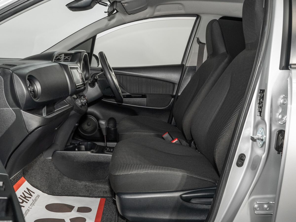 Toyota Vitz 2018 - фото автомобиля