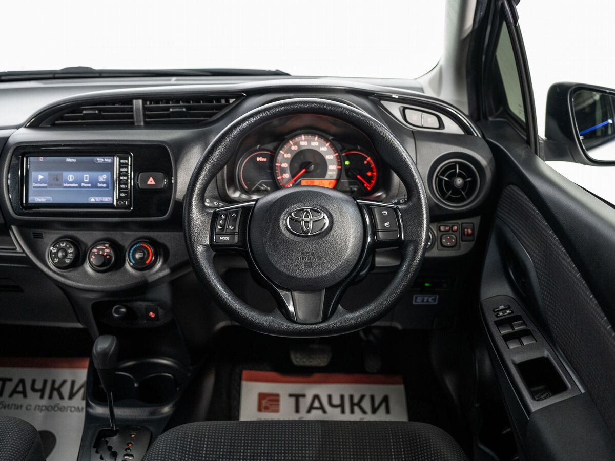 Toyota Vitz 2018 - фото автомобиля