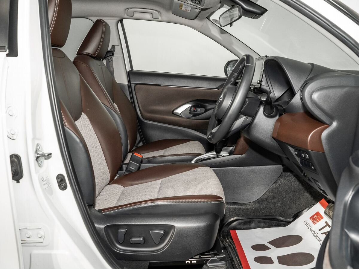 Toyota Yaris Cross 2020 - фото автомобиля