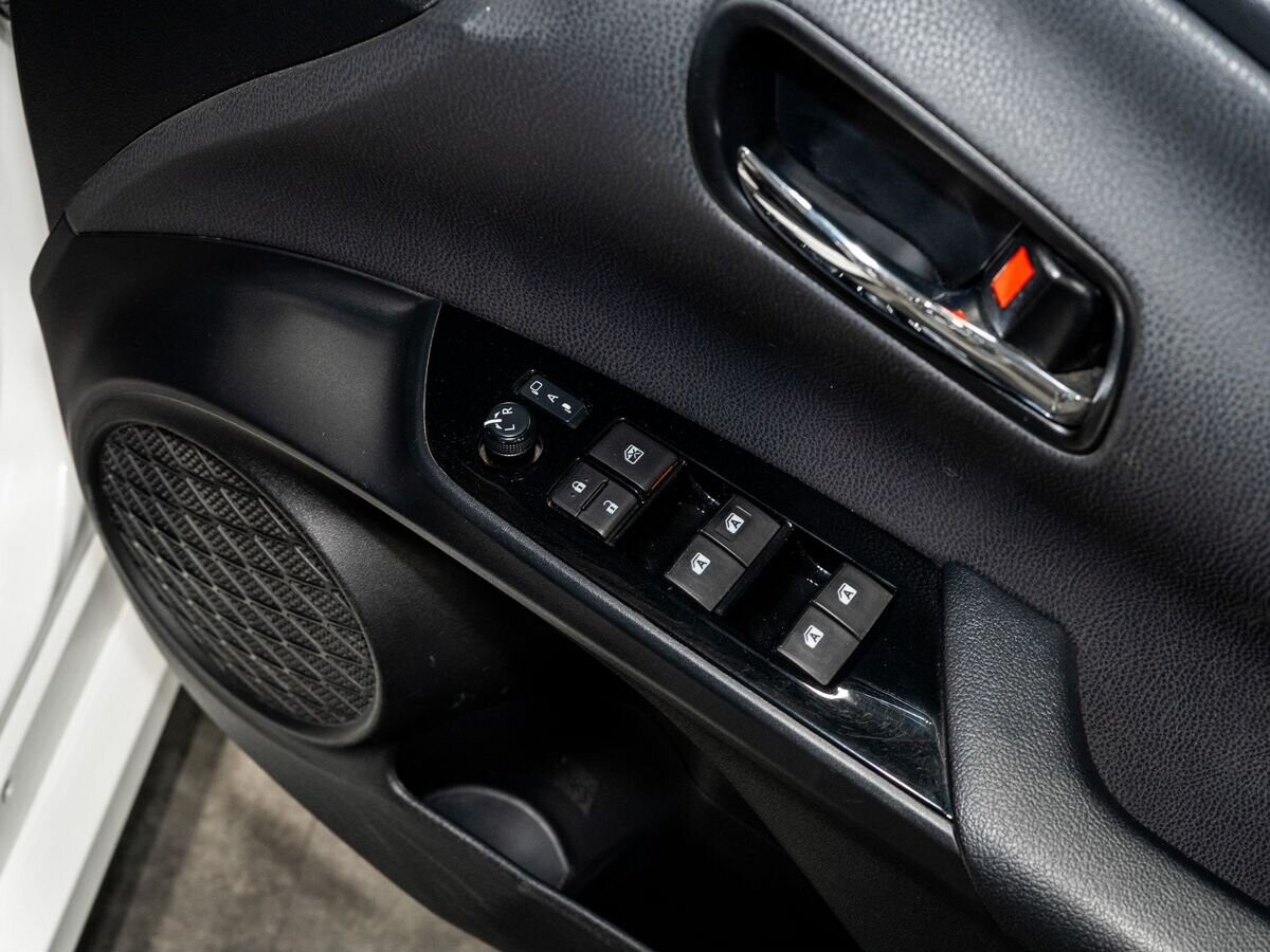 Toyota Prius 2016 - фото автомобиля