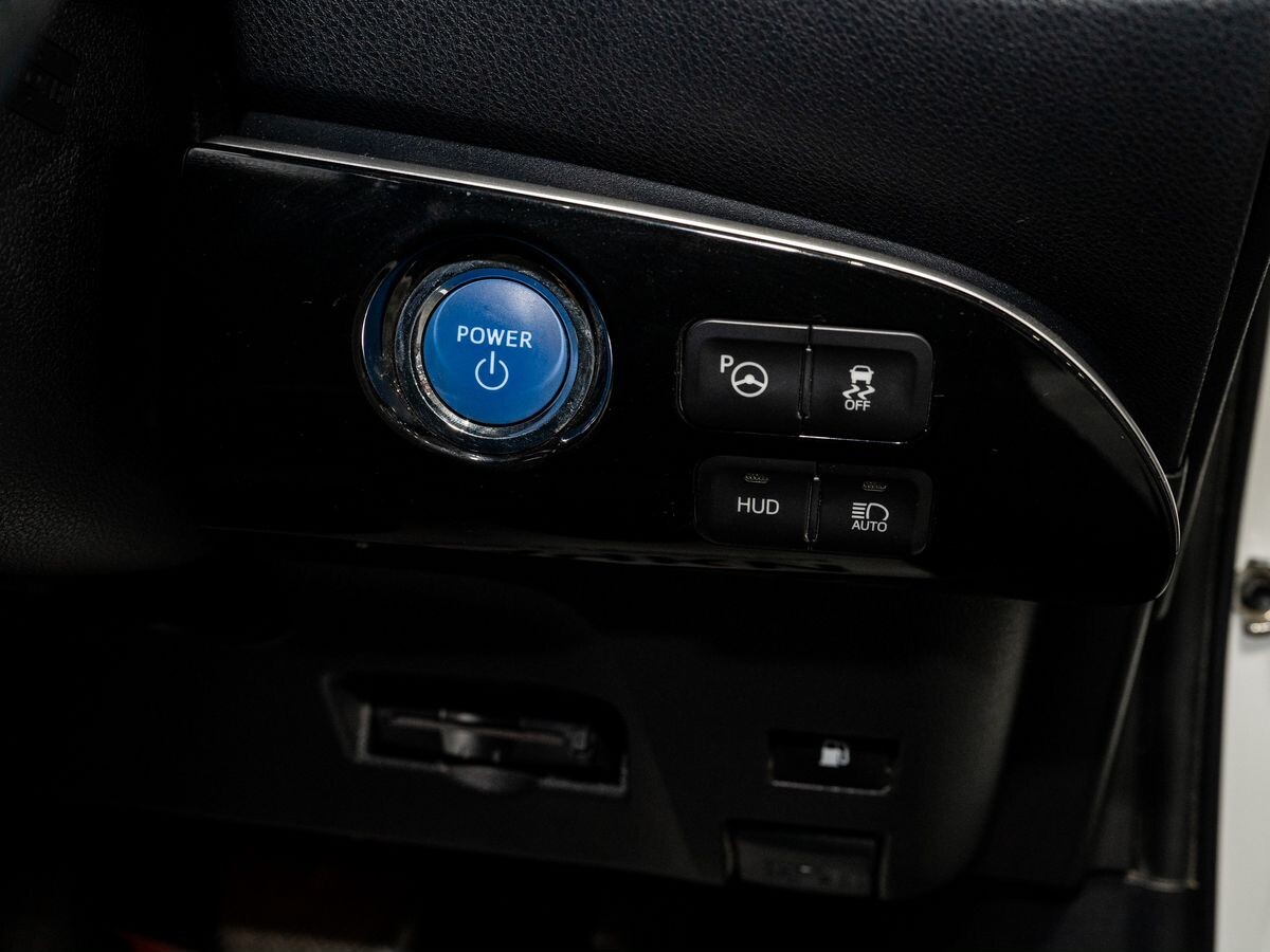 Toyota Prius 2016 - фото автомобиля
