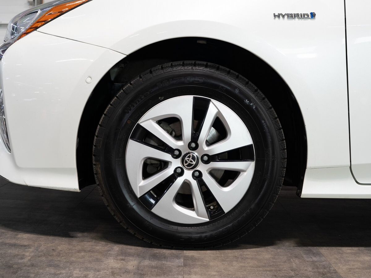 Toyota Prius 2016 - фото автомобиля