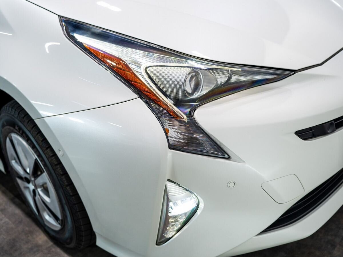 Toyota Prius 2016 - фото автомобиля