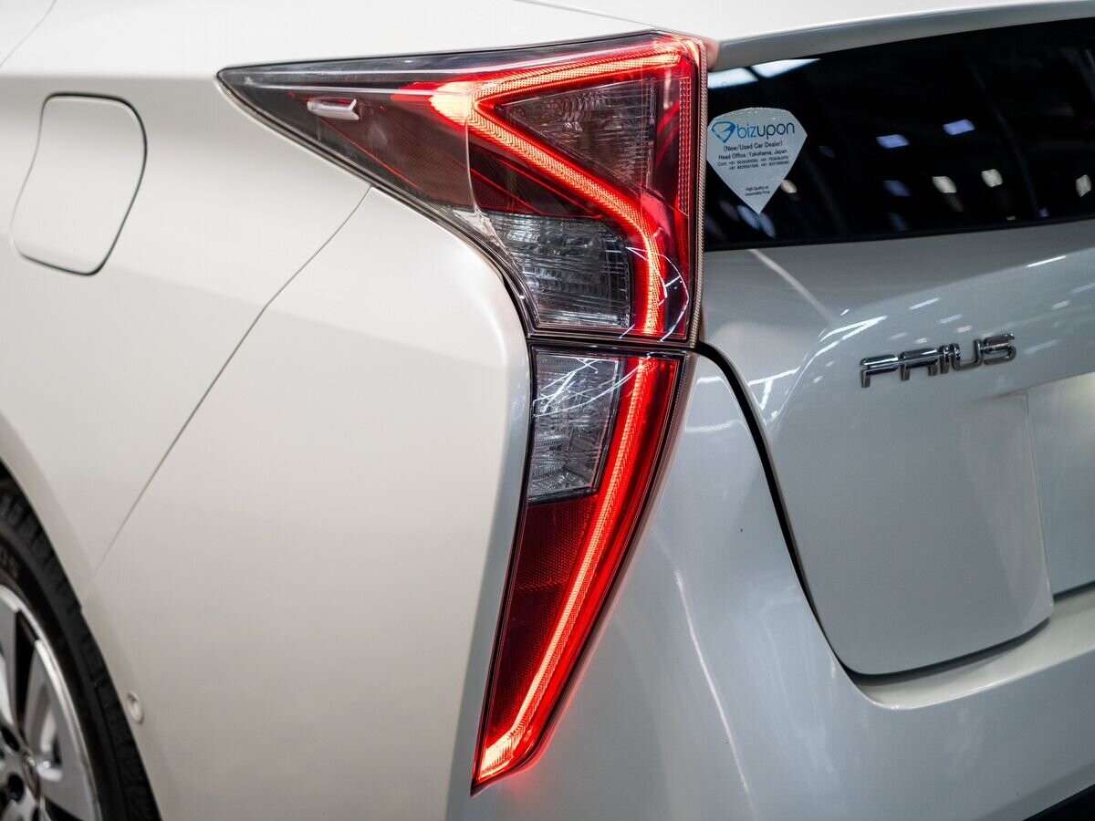 Toyota Prius 2016 - фото автомобиля