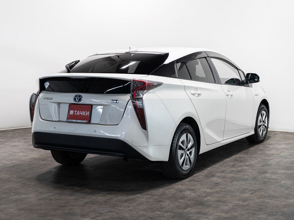 Toyota Prius 2016 - фото автомобиля
