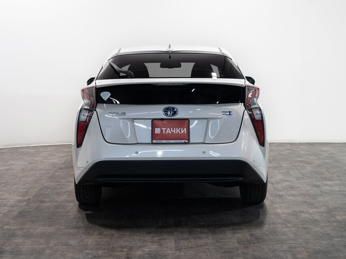 Toyota Prius 2016 - фото автомобиля