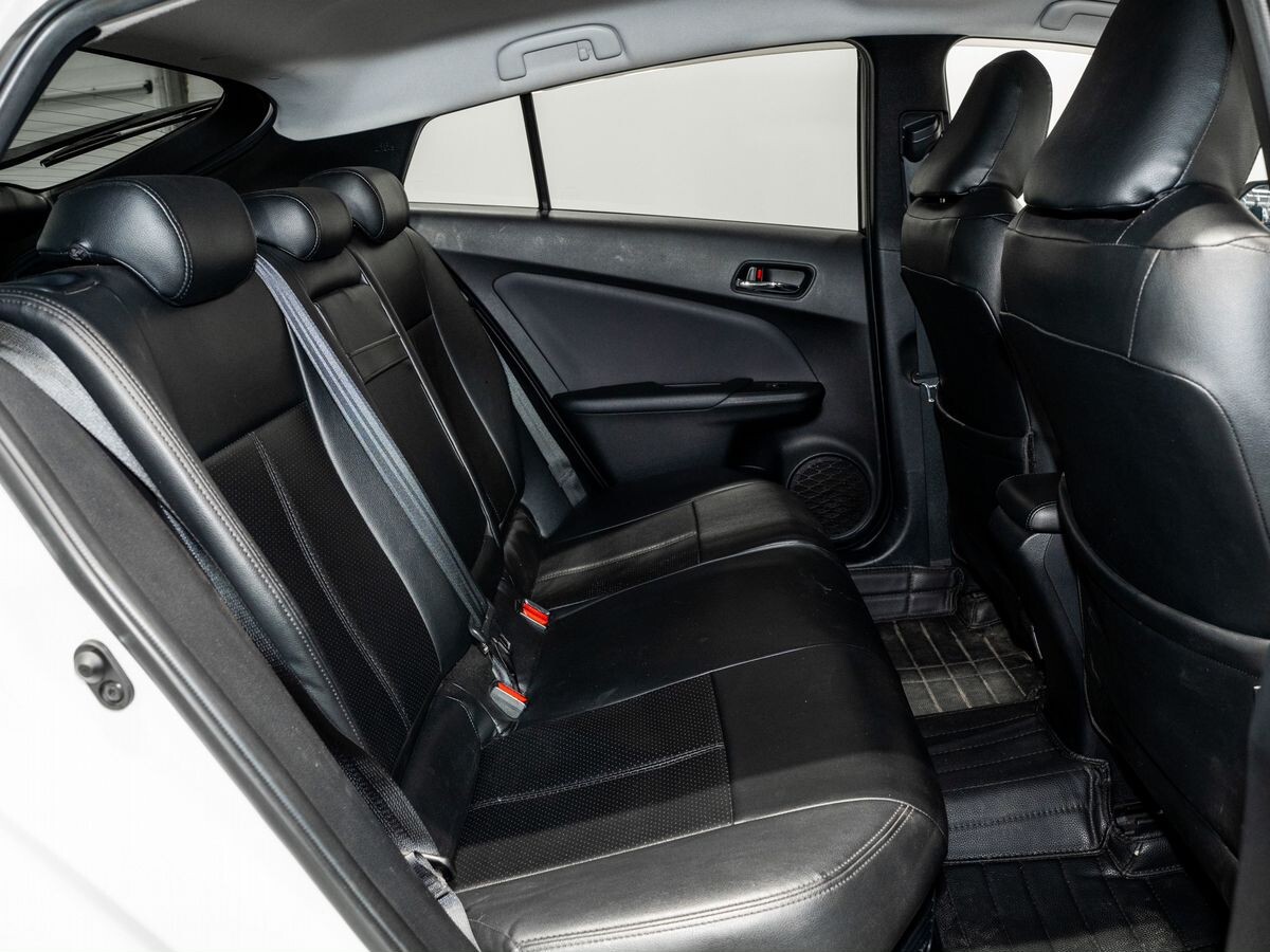 Toyota Prius 2016 - фото автомобиля