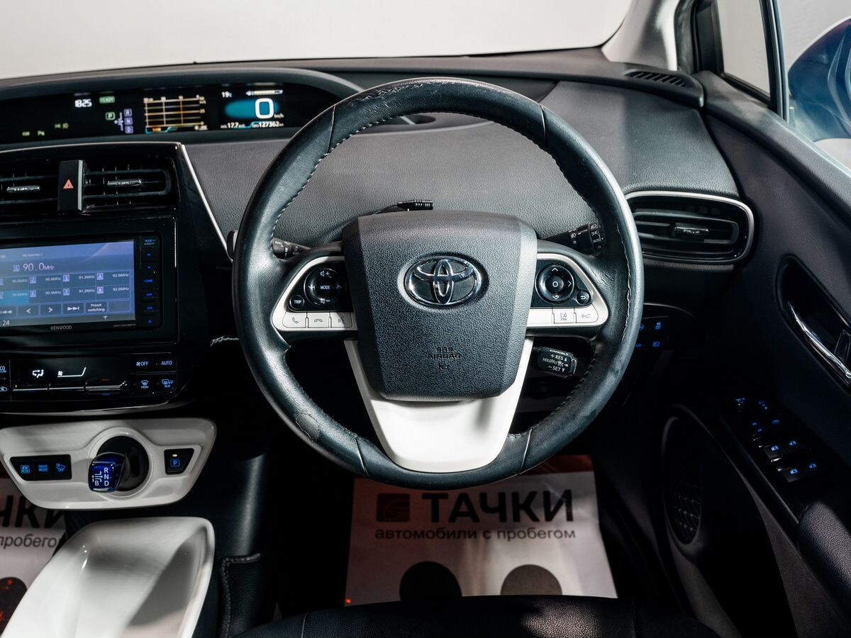 Toyota Prius 2016 - фото автомобиля