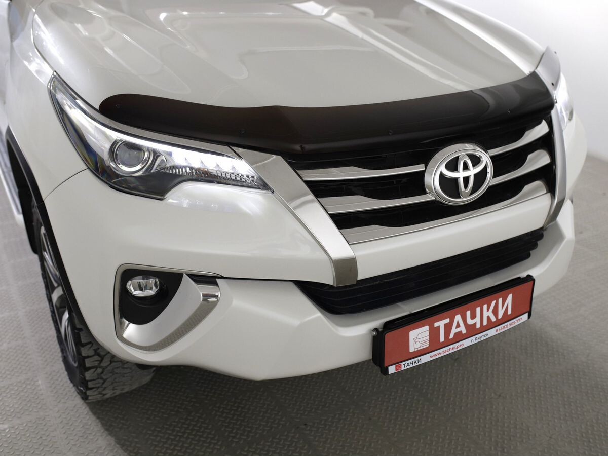 Toyota Fortuner 2018 - фото автомобиля