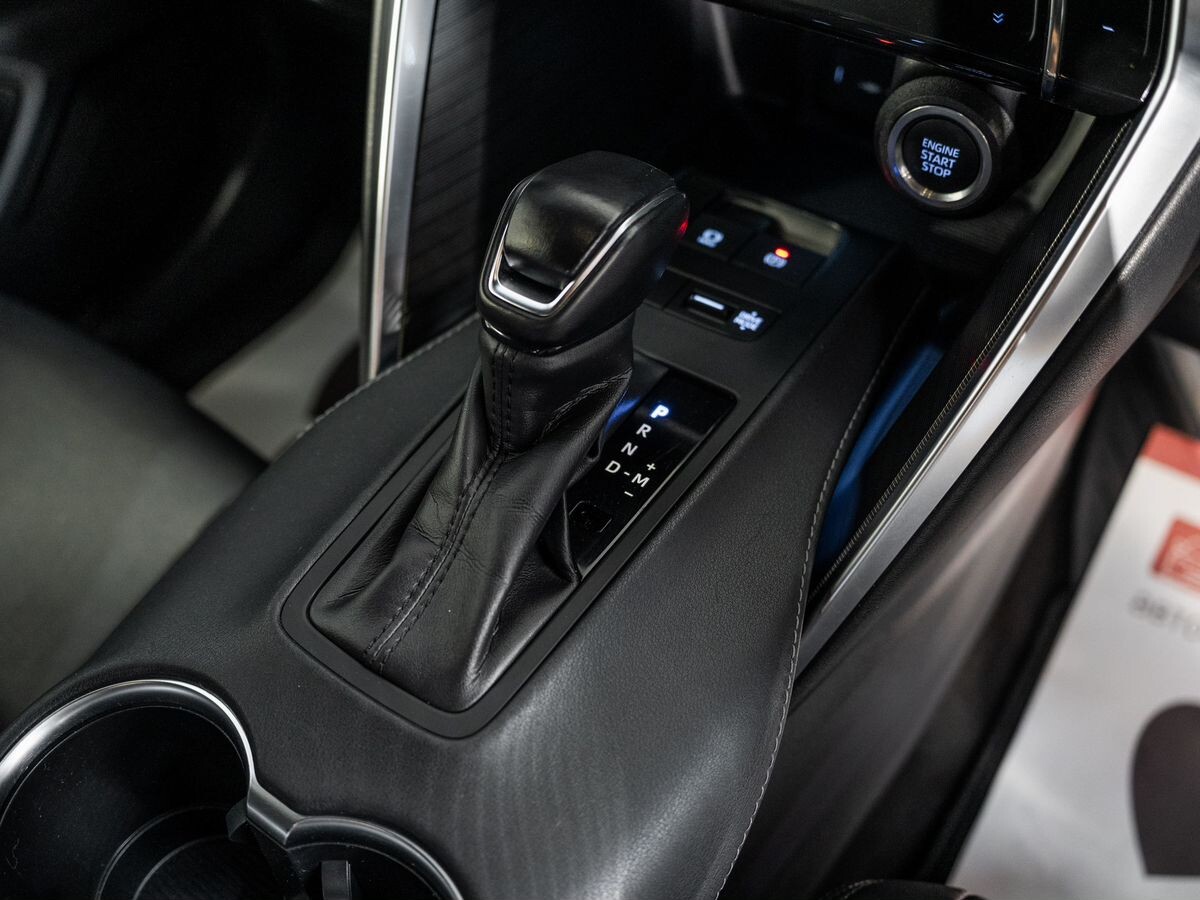 Toyota Harrier 2020 - фото автомобиля