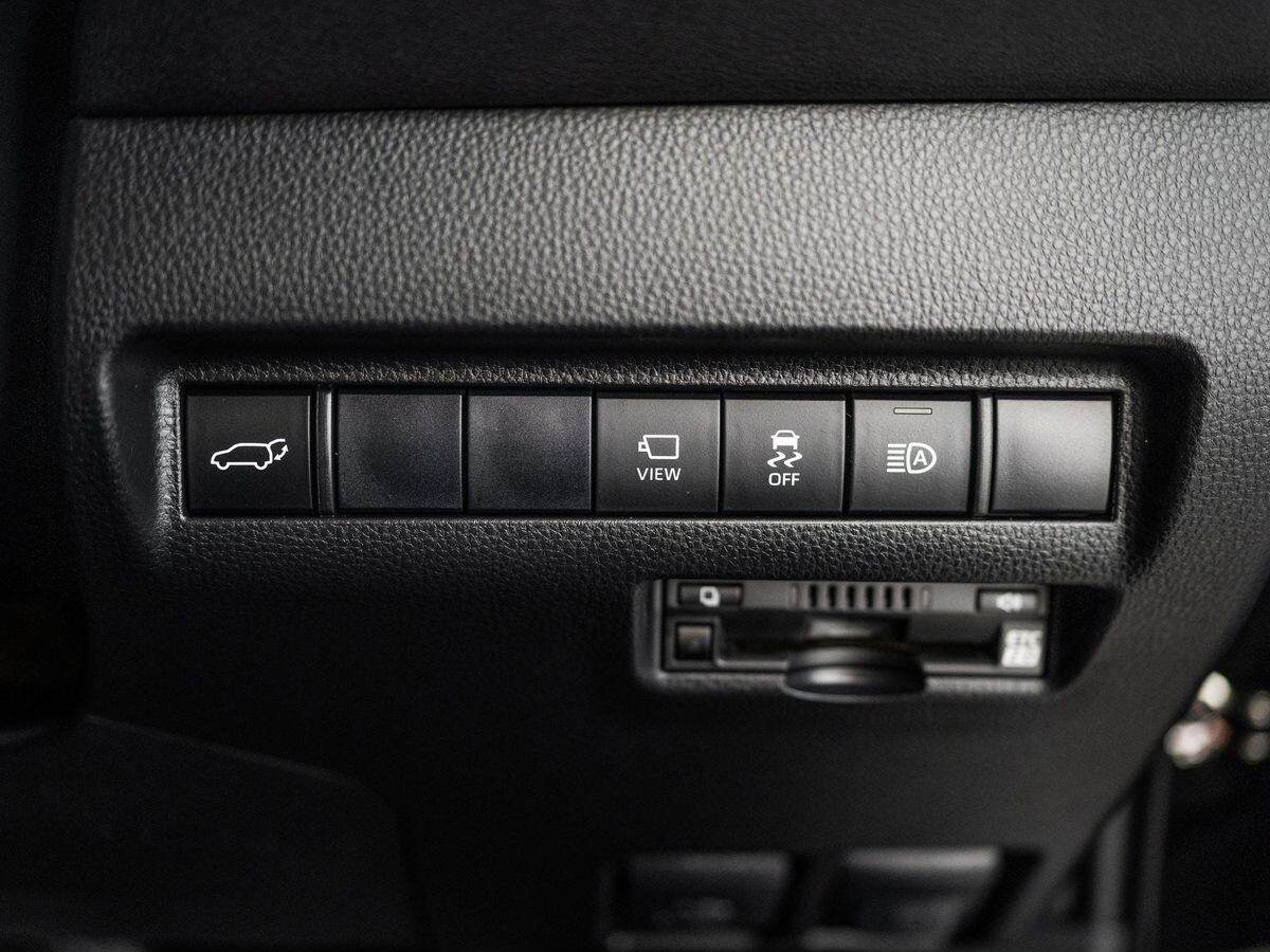 Toyota Harrier 2020 - фото автомобиля