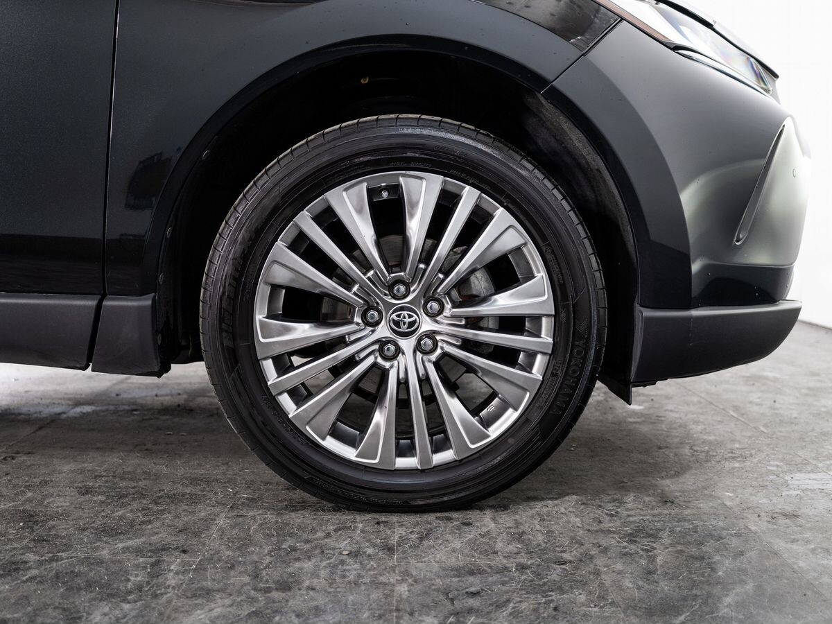 Toyota Harrier 2020 - фото автомобиля