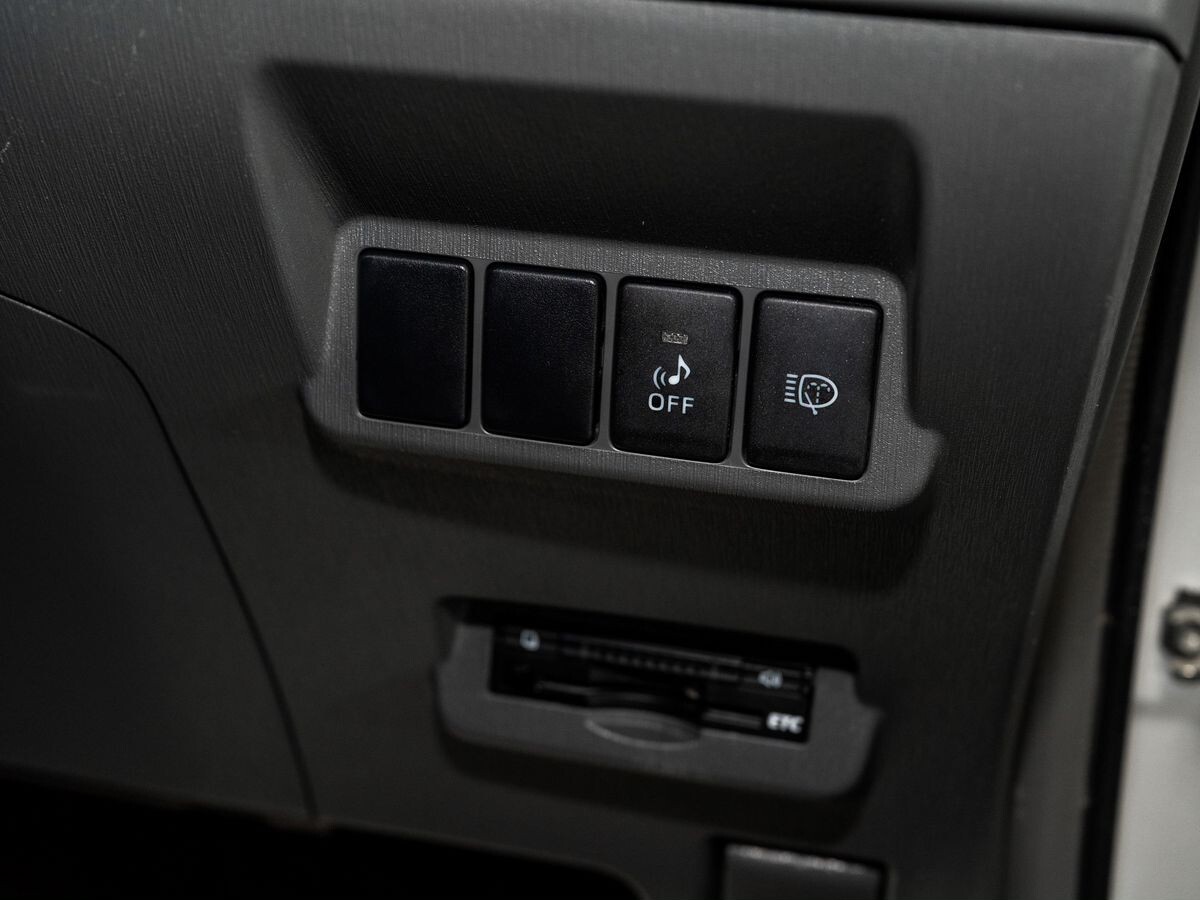 Toyota Prius Alpha 2014 - фото автомобиля
