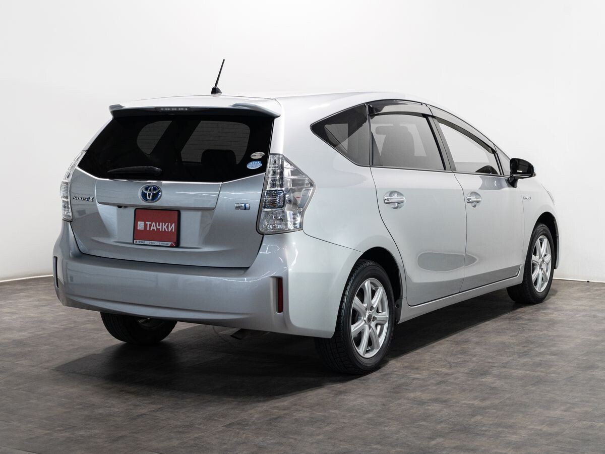Toyota Prius Alpha 2014 - фото автомобиля