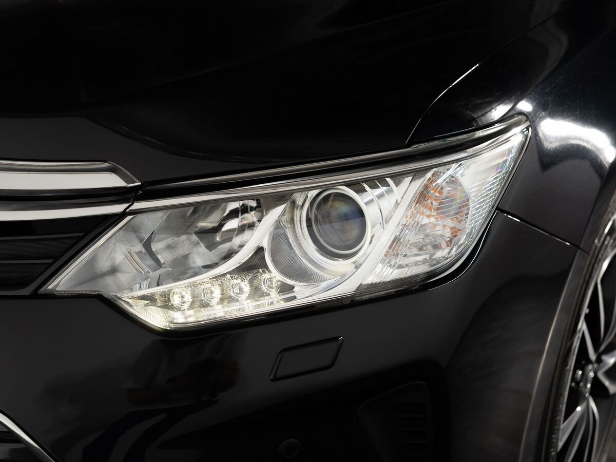 Toyota Camry 2016 - фото автомобиля
