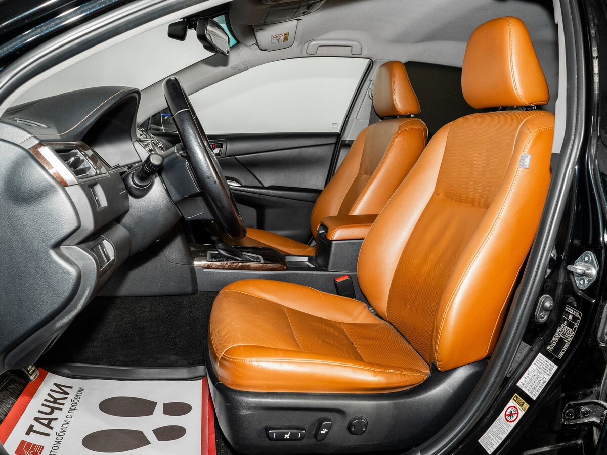 Toyota Camry 2016 - фото автомобиля