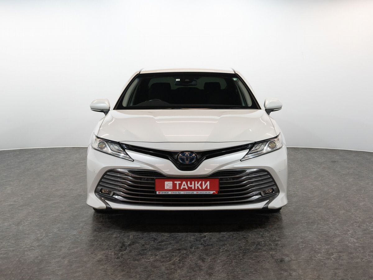 Toyota Camry 2018 - фото автомобиля