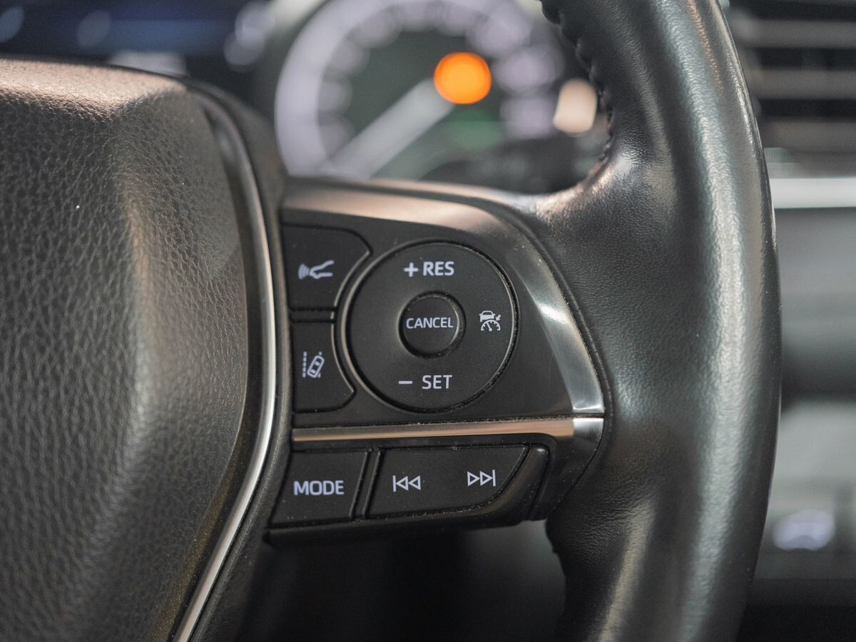 Toyota Camry 2018 - фото автомобиля