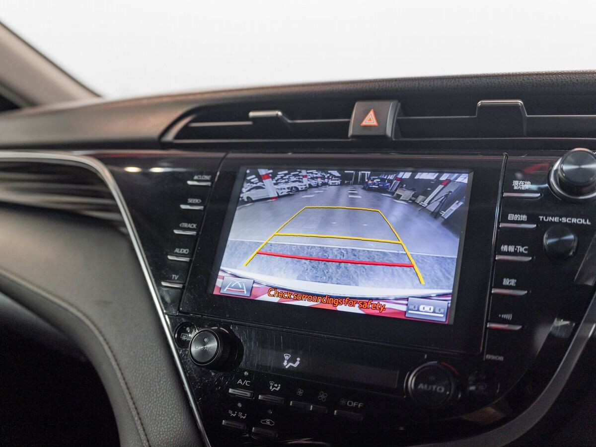 Toyota Camry 2018 - фото автомобиля
