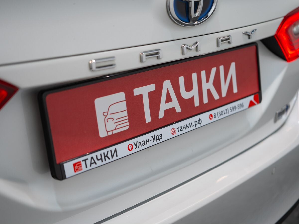Toyota Camry 2018 - фото автомобиля