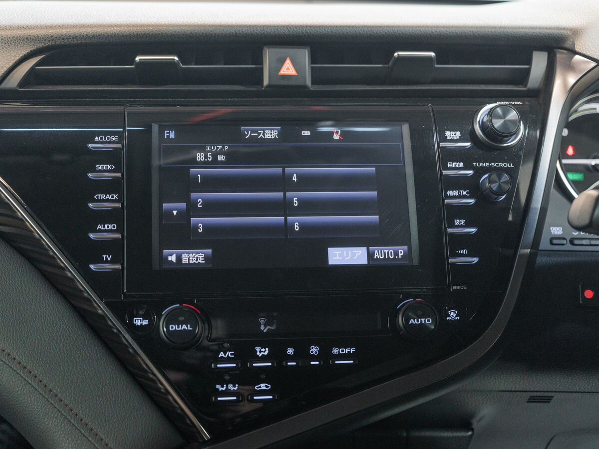 Toyota Camry 2018 - фото автомобиля